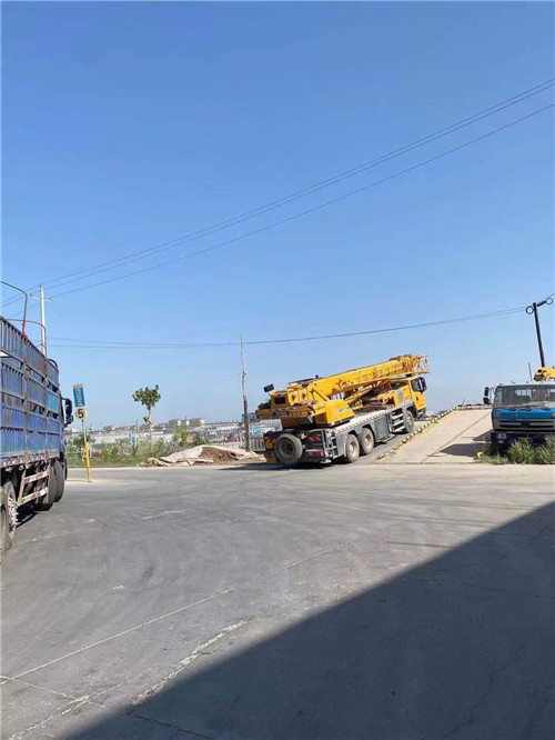 宁陕县25吨吊车的租赁价格大概是多少？