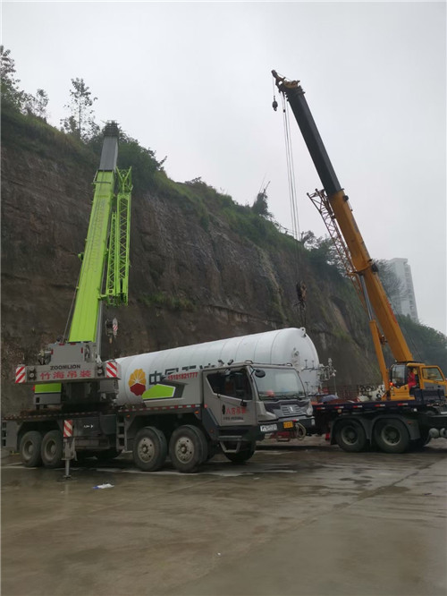 宁陕县“不怕风雨冻”—— 吊车的 “恶劣环境适应” 技术